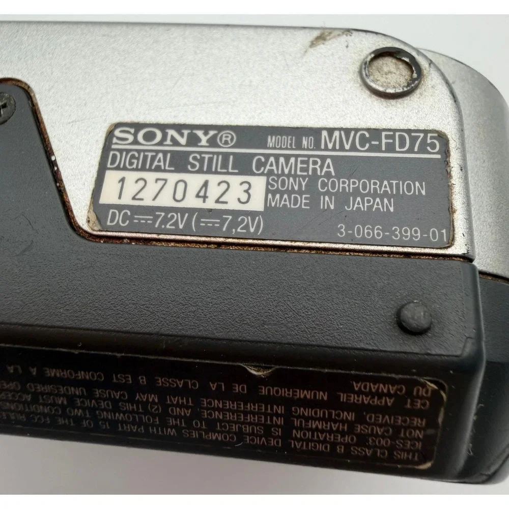 Sony FD Mavica MVC-FD75 Digital Still Camera 10x Zoom Floppy Disk NP-F330